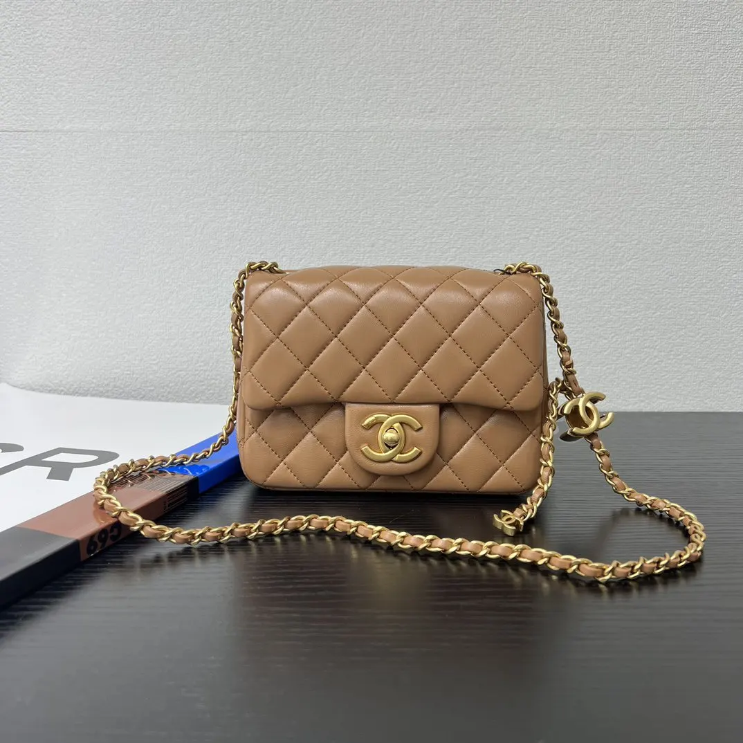 CHANEL 棕色小羊皮菱格鏈條包 復古款