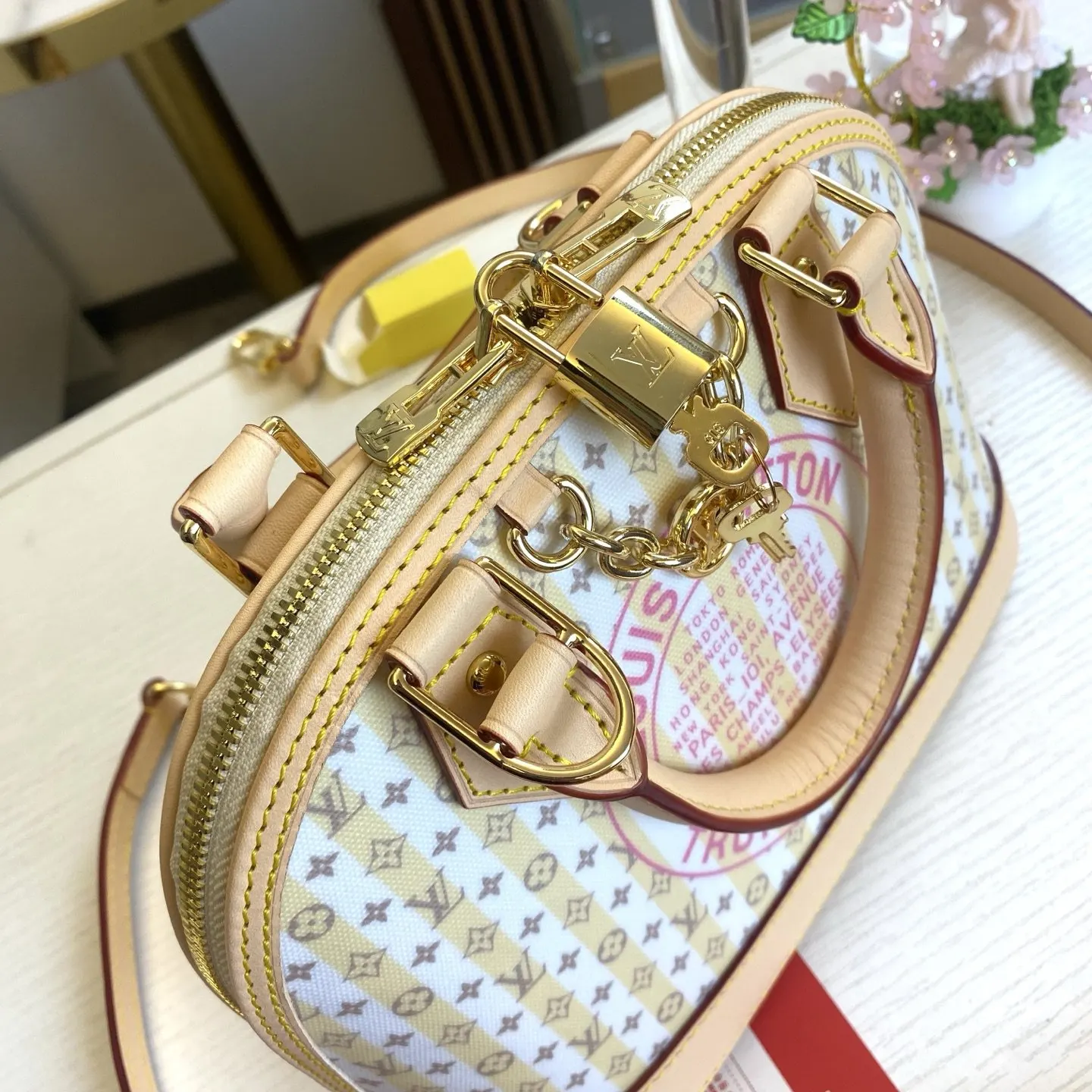 Louis Vuitton Crossbody Bag Lightweight Canvas