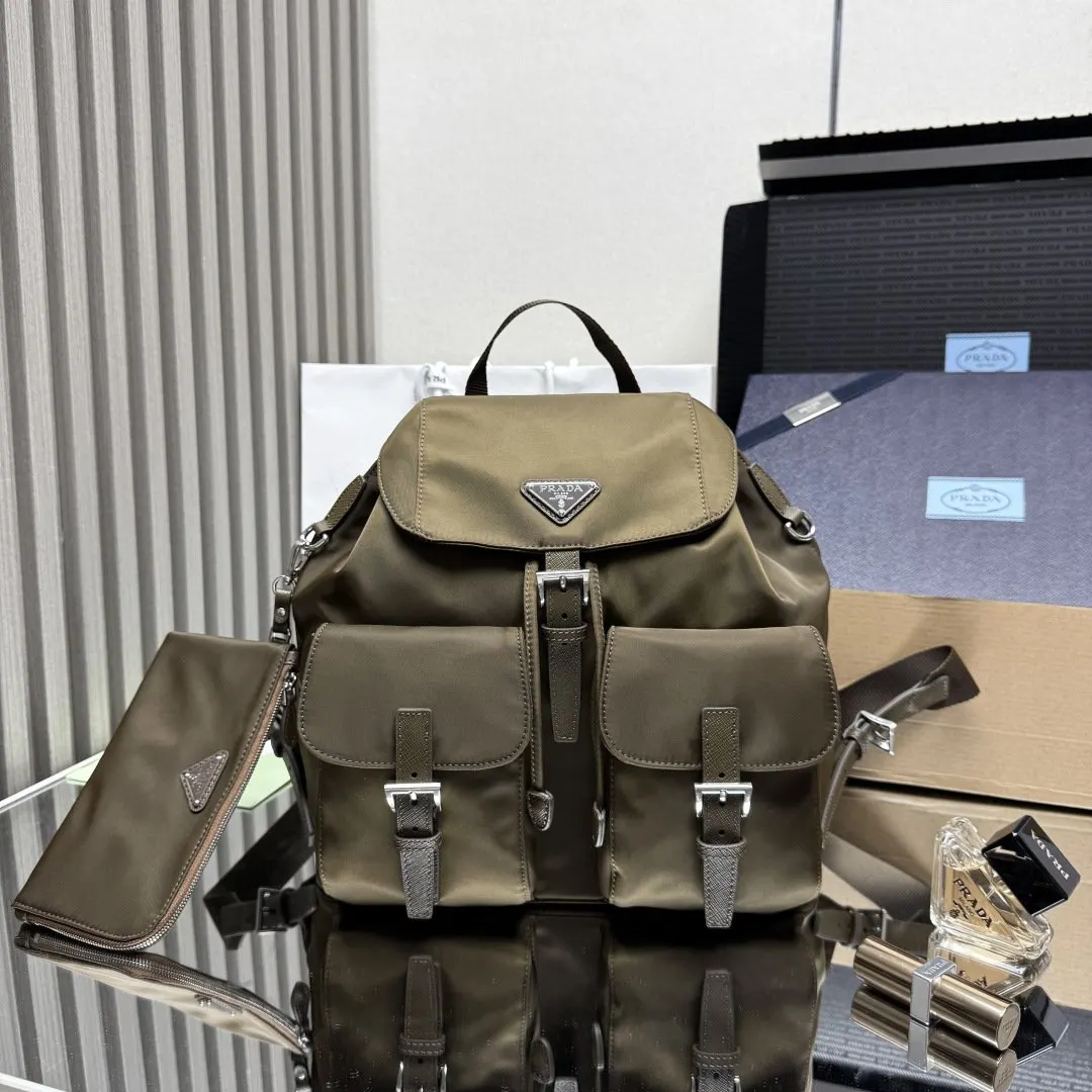 尼龍 新色 尼龍采用精致Saffi 雙肩包 实用雙肩款