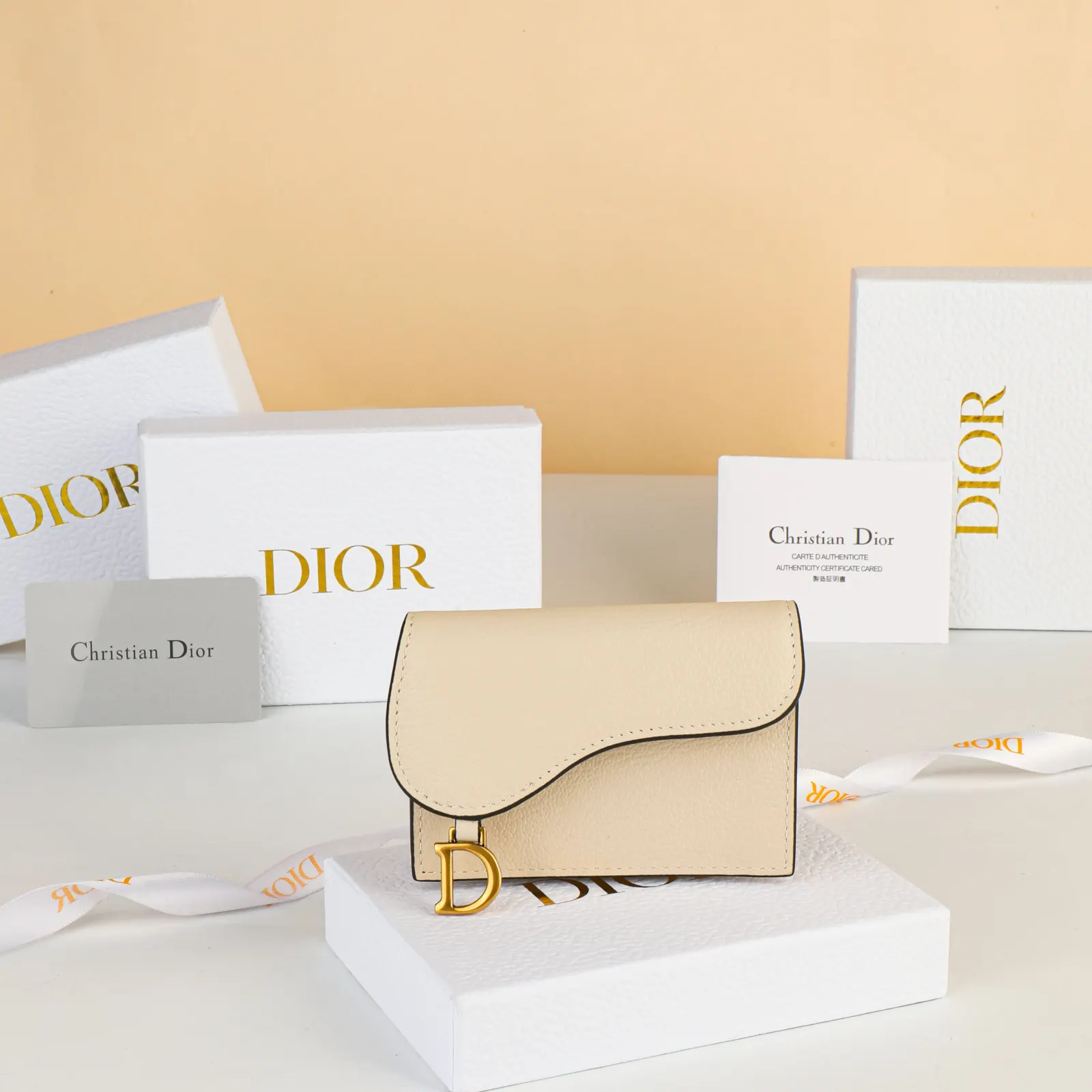 Dior Saddle 米色羊皮錢包 精緻配飾款