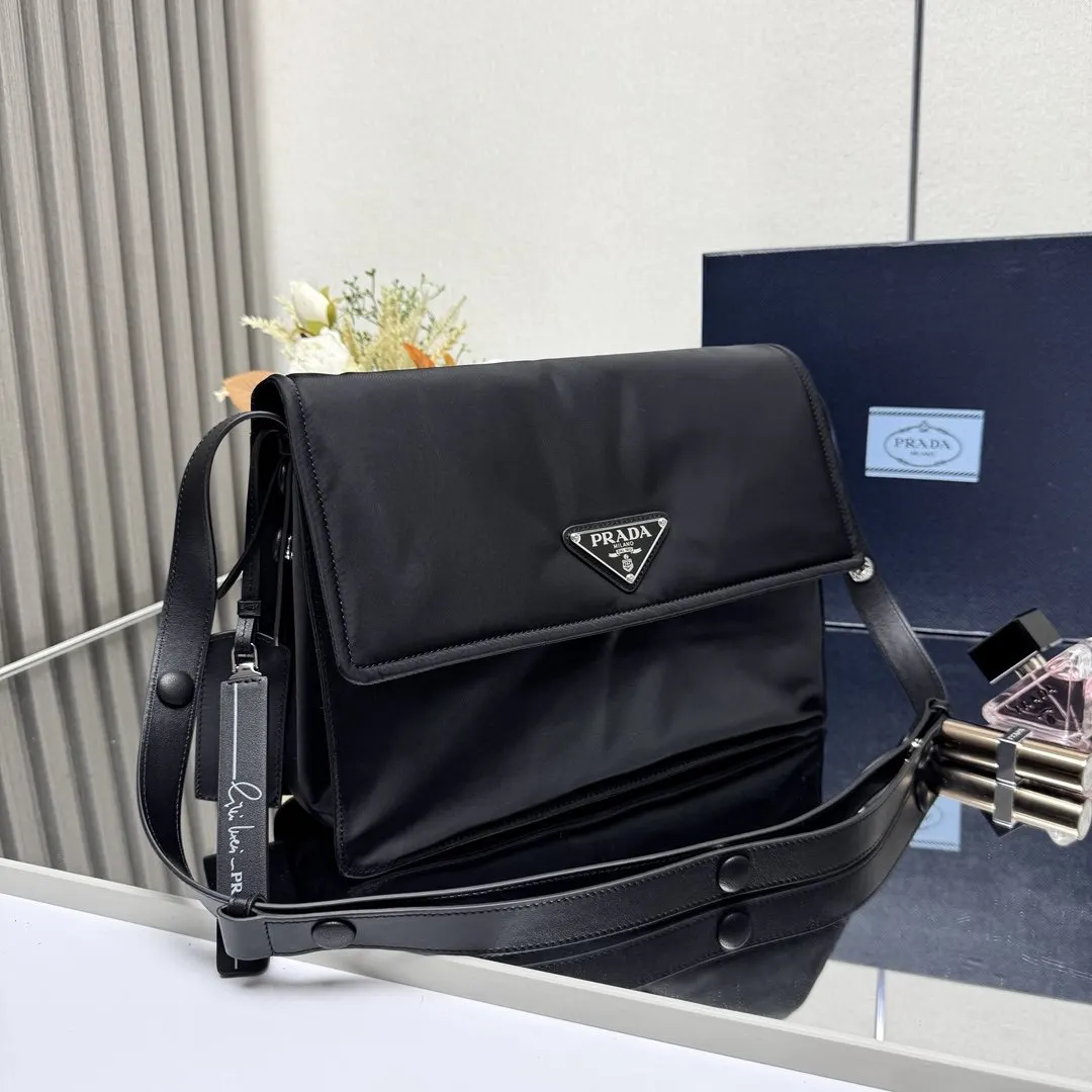 尼龙 邮差包 中号 单肩包甄独特加 斜挎包 轻便斜挎款