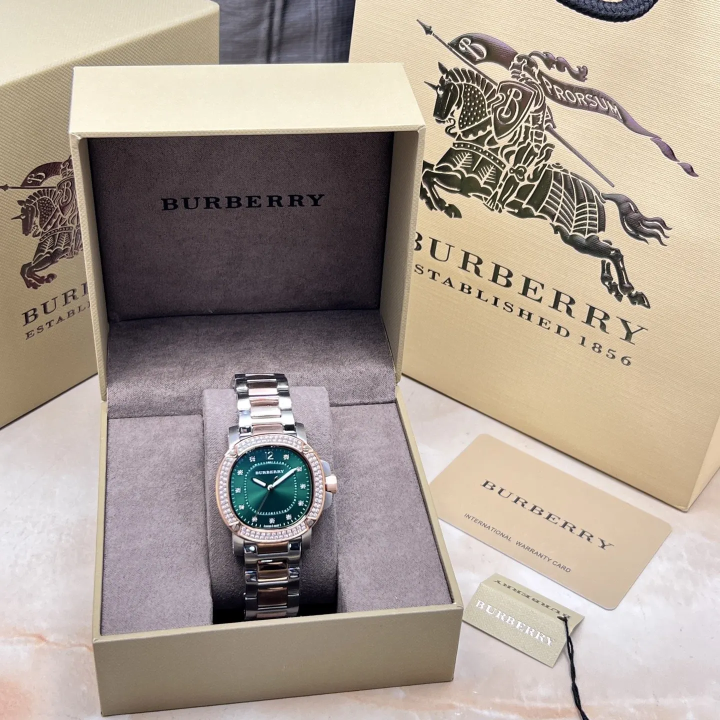 Burberry 巴宝莉全新 The Britain英伦风尚系 手錶 經典腕表款