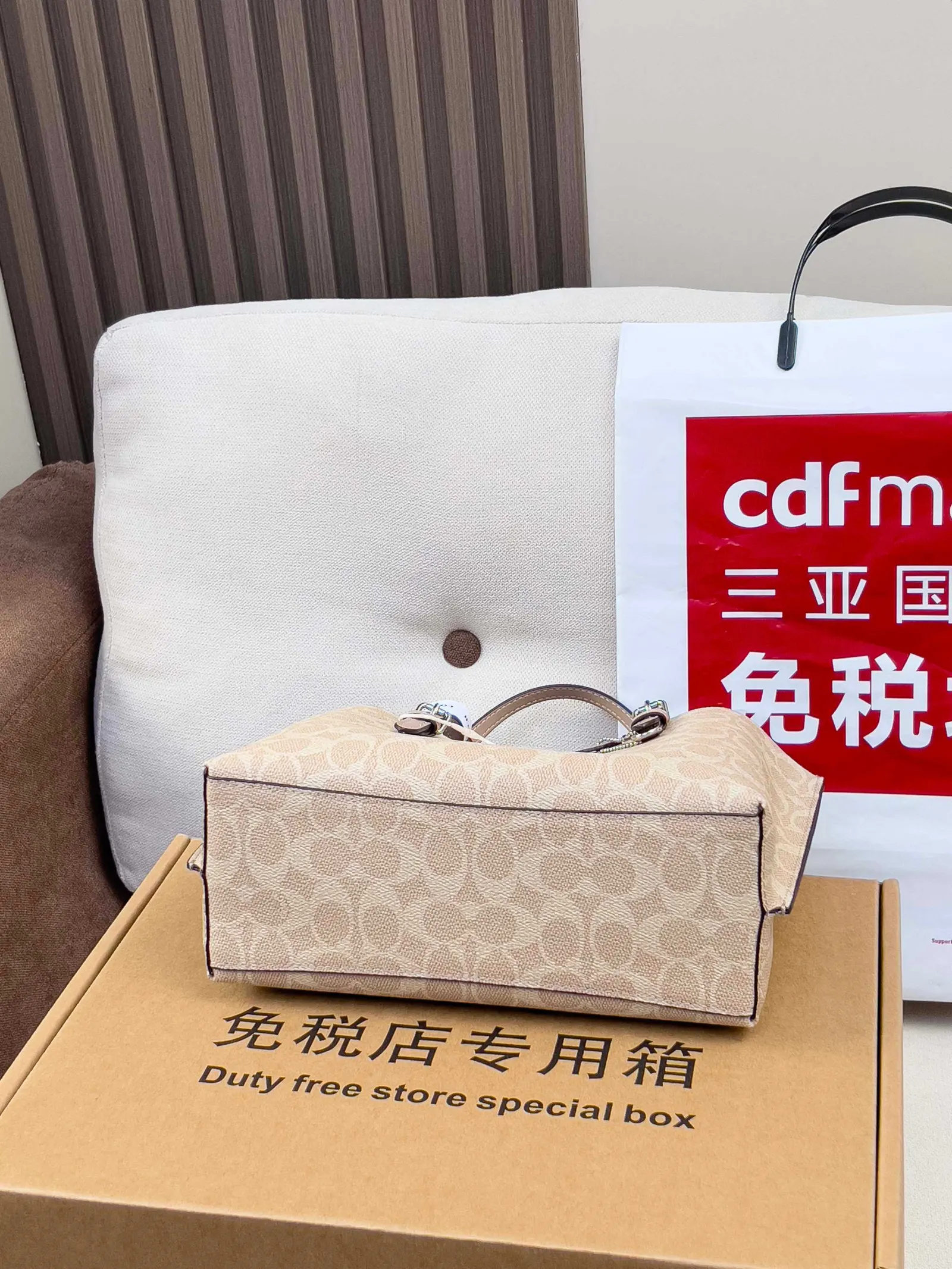 Coach 图片 Mollie Tot 托特包 大容量托特款