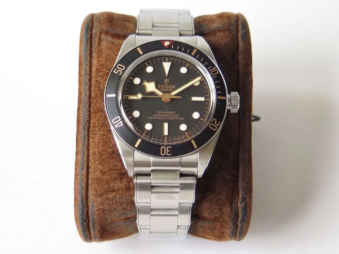 Tudor 精致非凡的表壳 斜边经由ZF制表师抛光润饰 不刮手 手錶 經典腕表款
