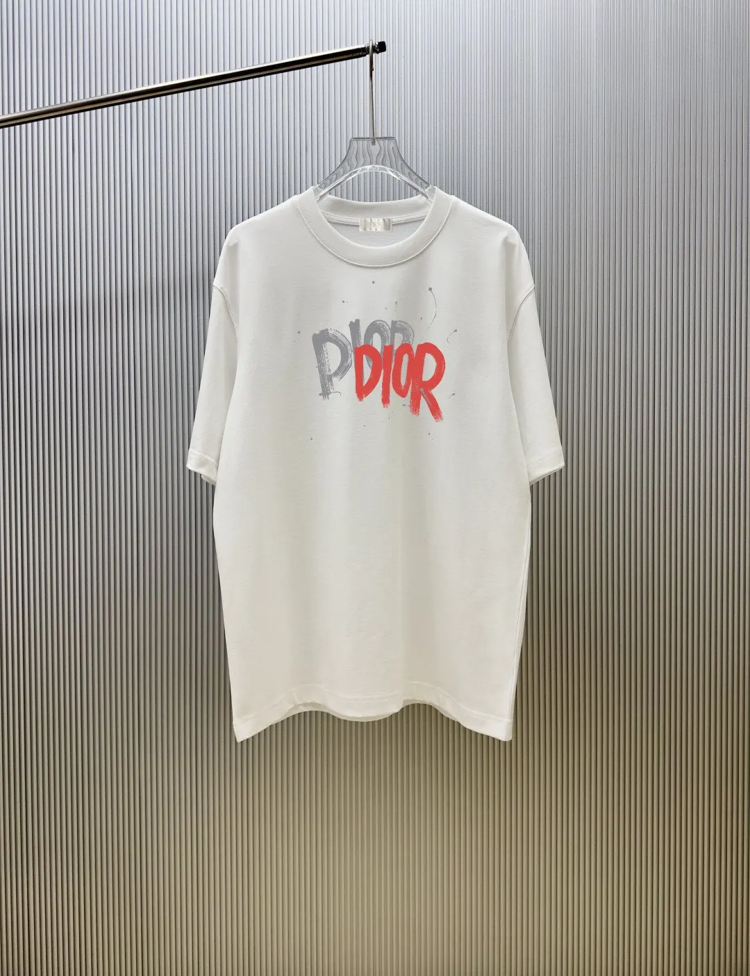 Dior short-sleeved T-shirt, exquisite wear