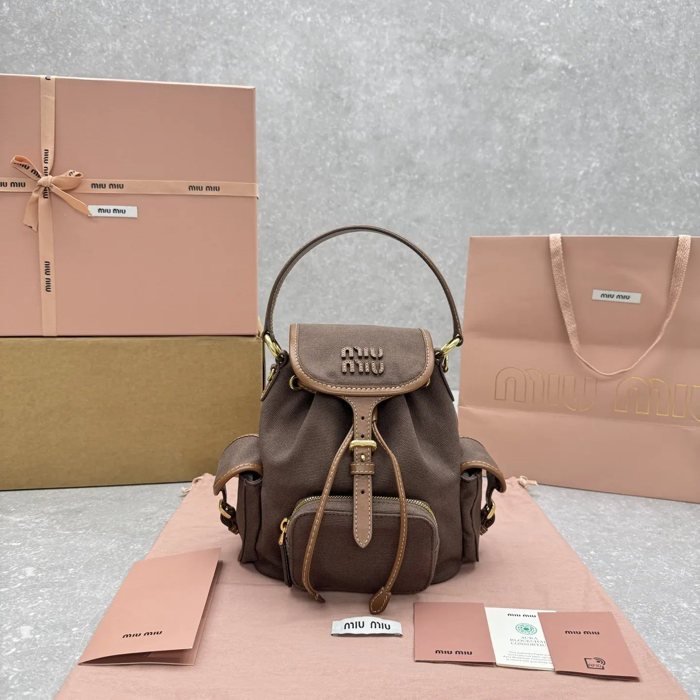 Miu 黑色 藍色 帆布 雙肩包 实用雙肩款