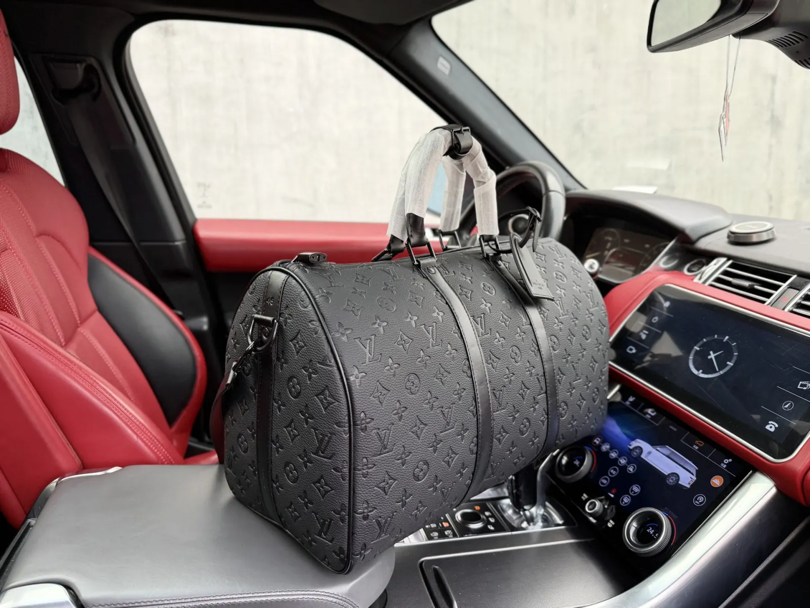 Louis Vuitton Black Fashion Item Travel Leather