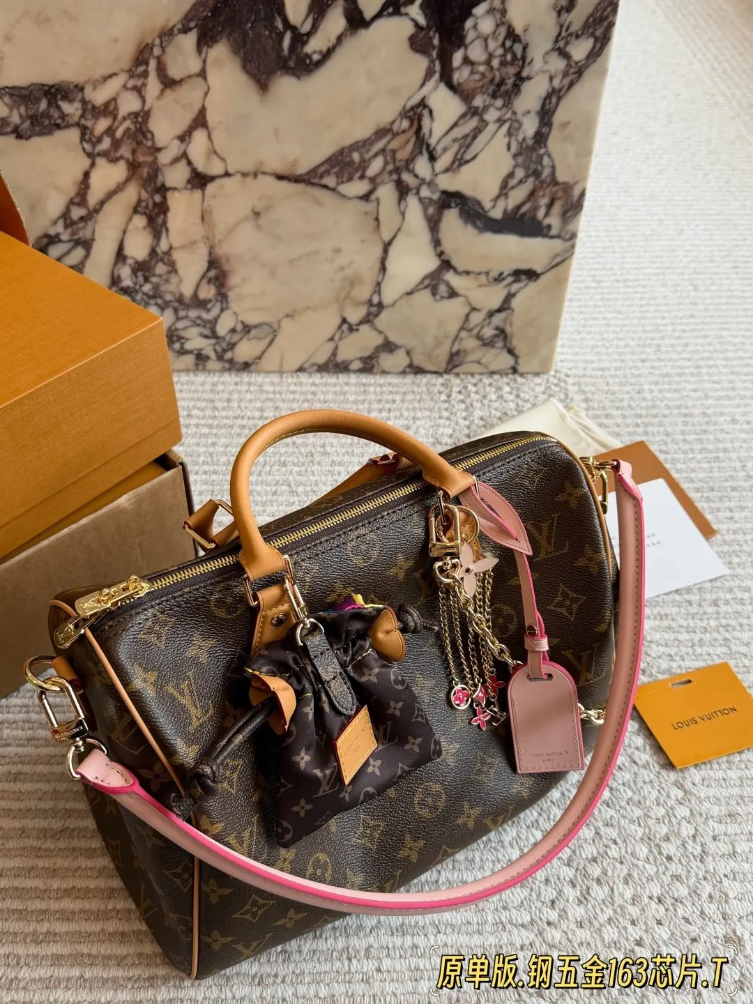LV Speedy 老花 牛皮 斜挎包 轻便斜挎款