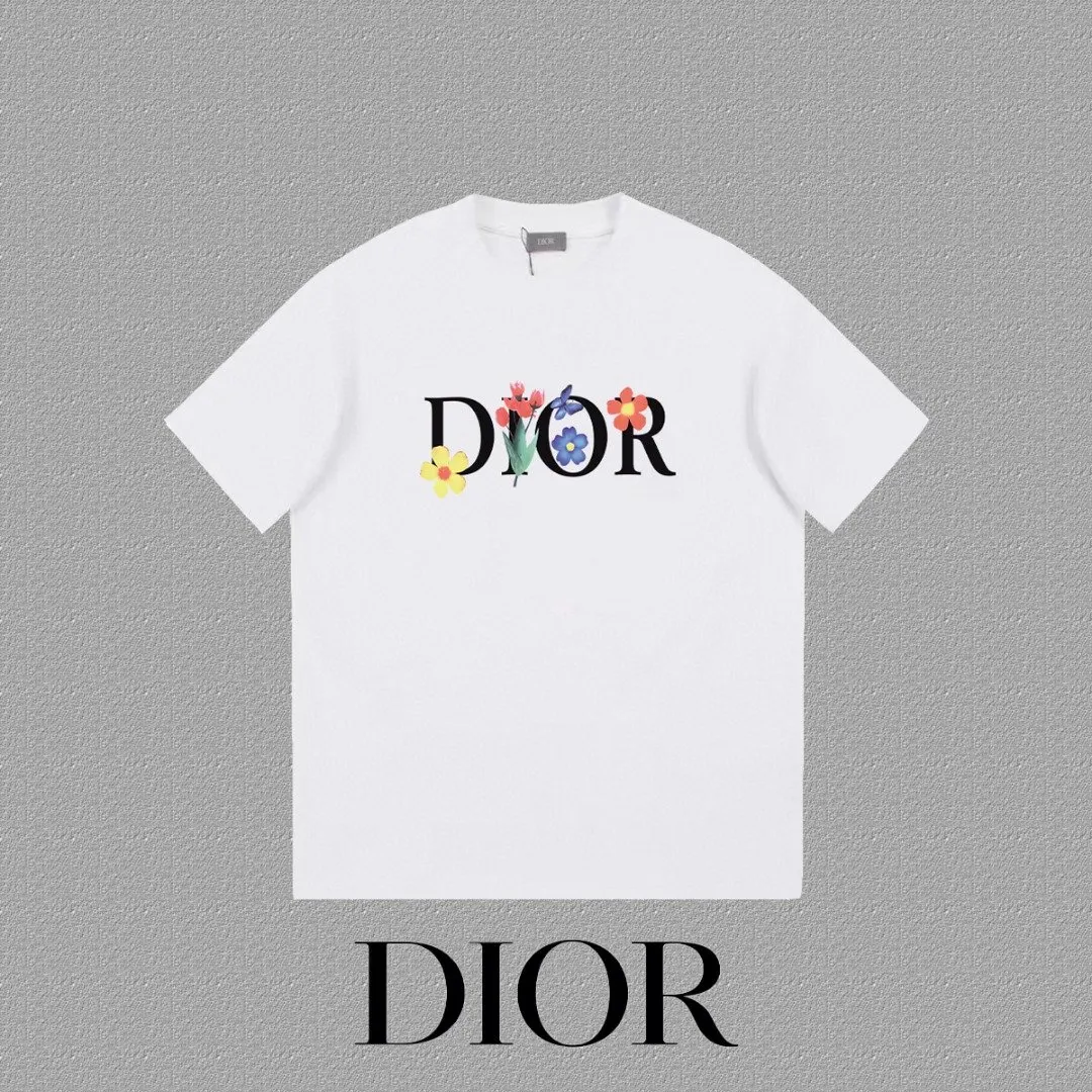 Dior black short-sleeved T-shirt, exquisite wear