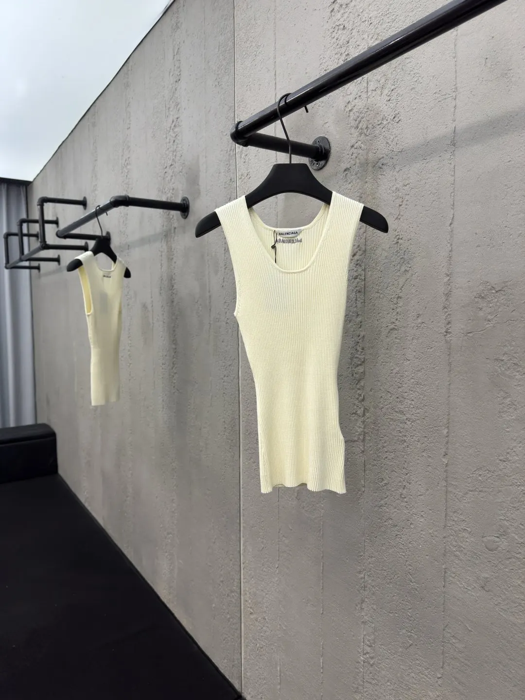 Balenciaga 米白 背心 街頭休閒款