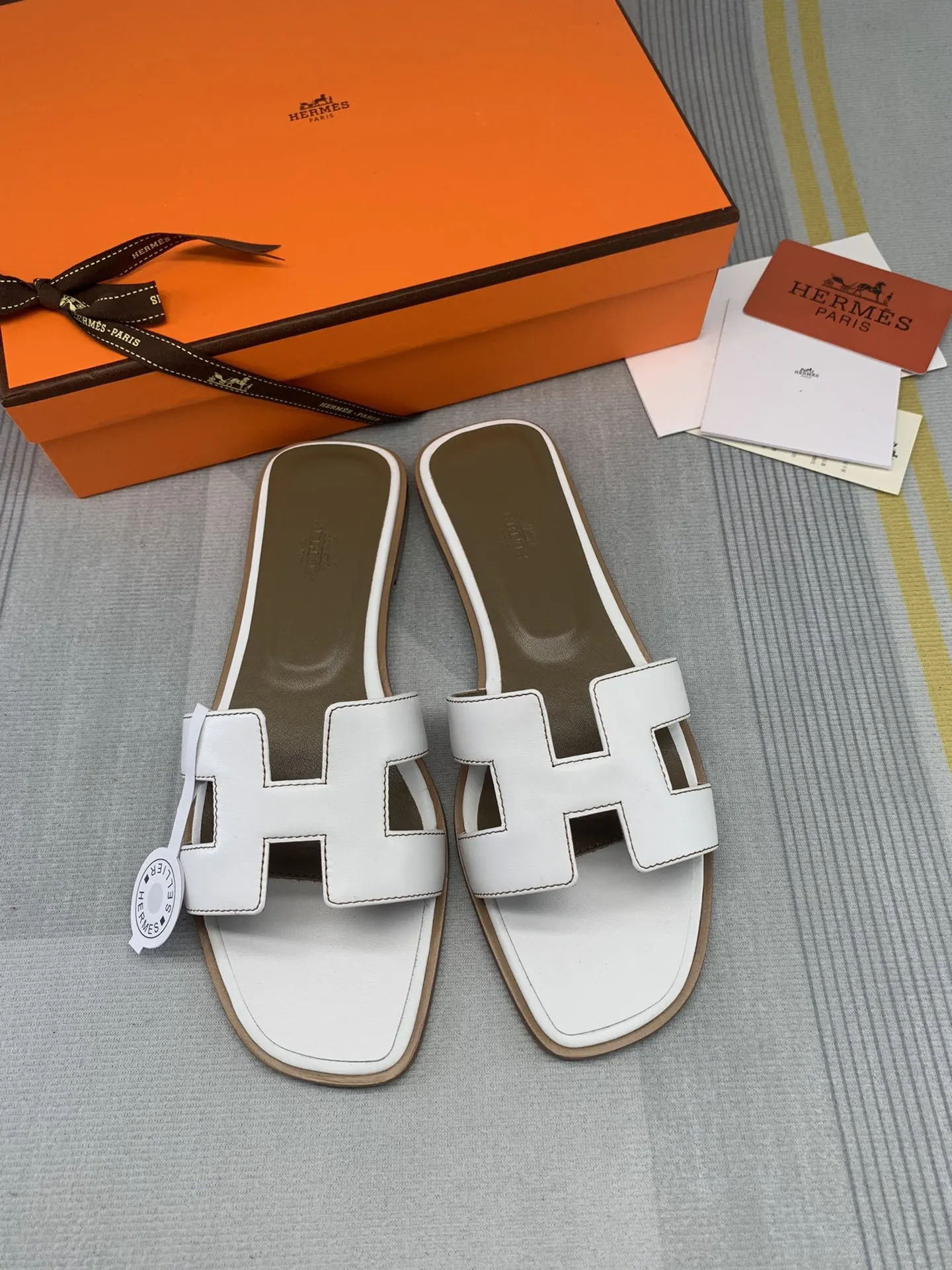 Hermes Oran 白色 牛皮 拖鞋 舒適百搭款