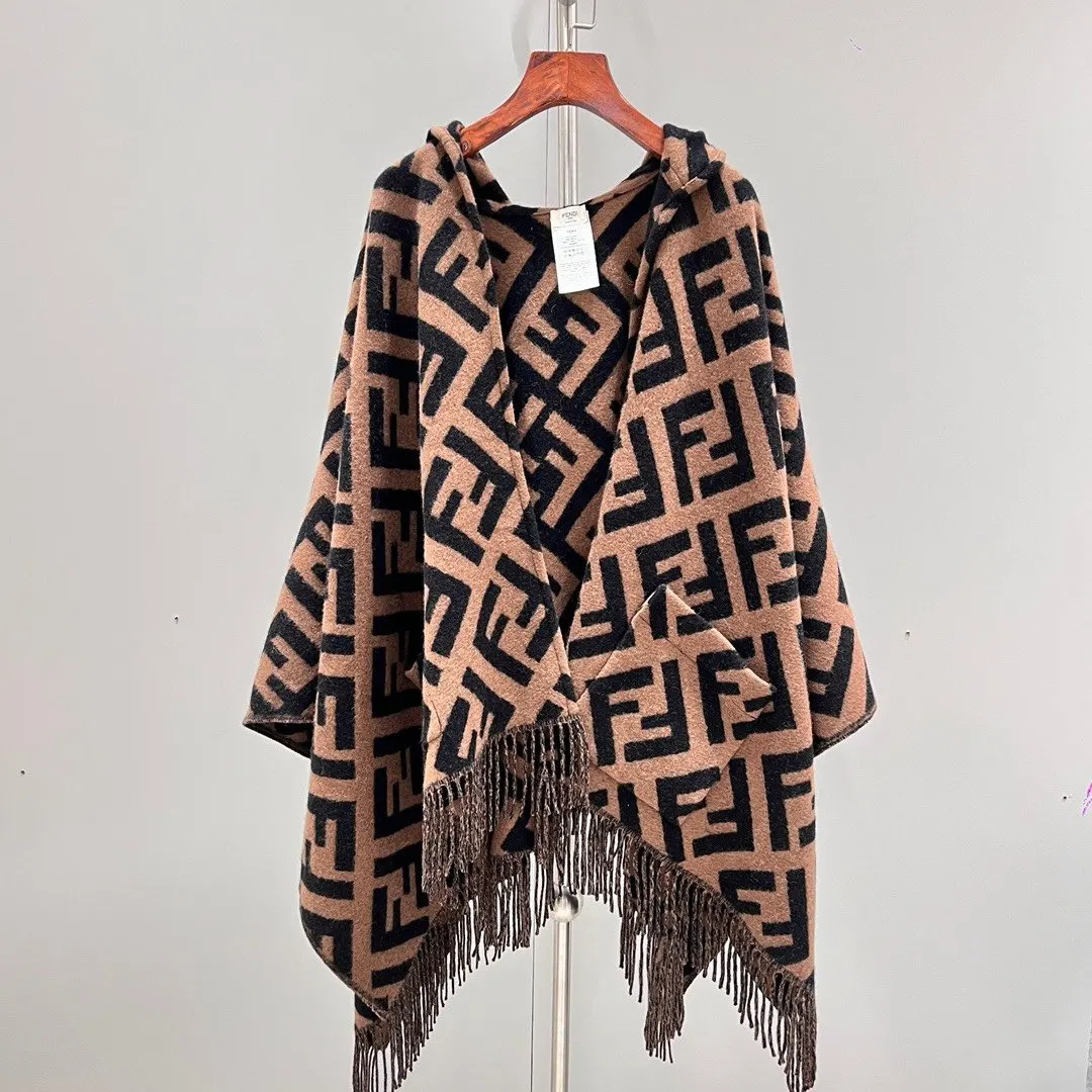Fendi 咖色 羊绒 字母 帽子 日常造型款