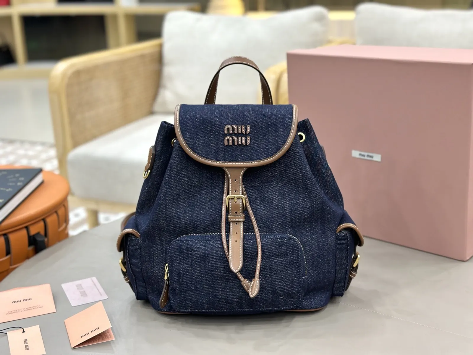 Miu 牛仔 丹宁 皮革 雙肩包 实用雙肩款