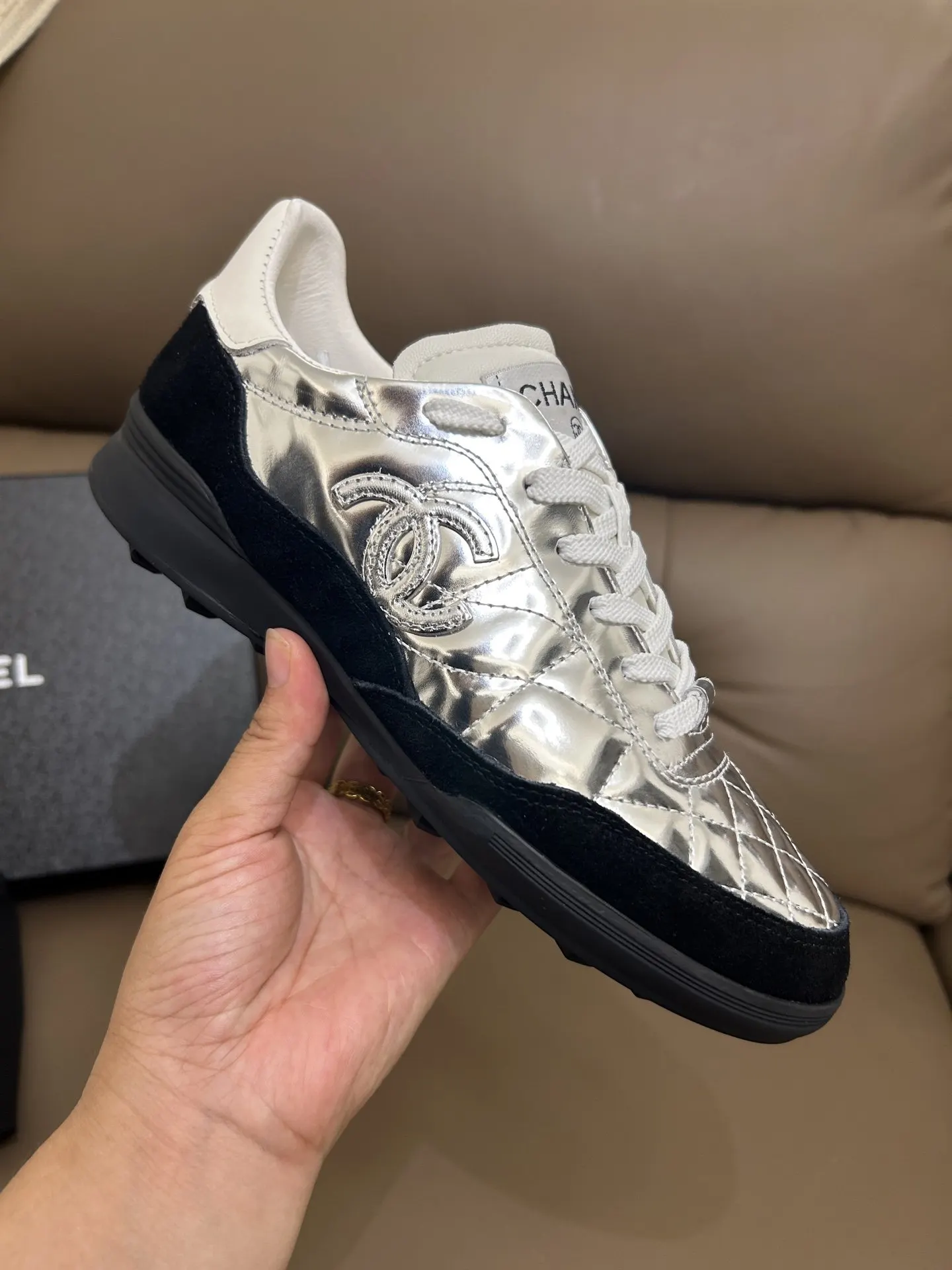 CHANEL 羊皮休閒鞋