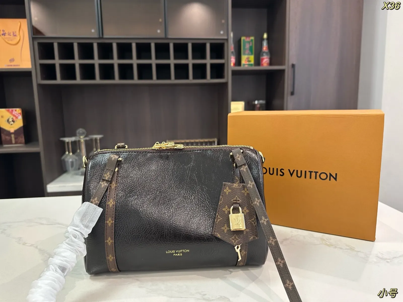 LV 斜挎包 轻便斜挎款