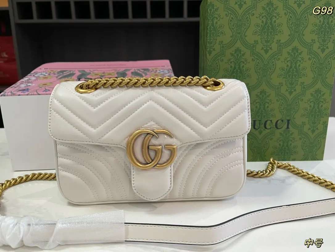 Gucci Marmont 斜背包 輕便斜挎款