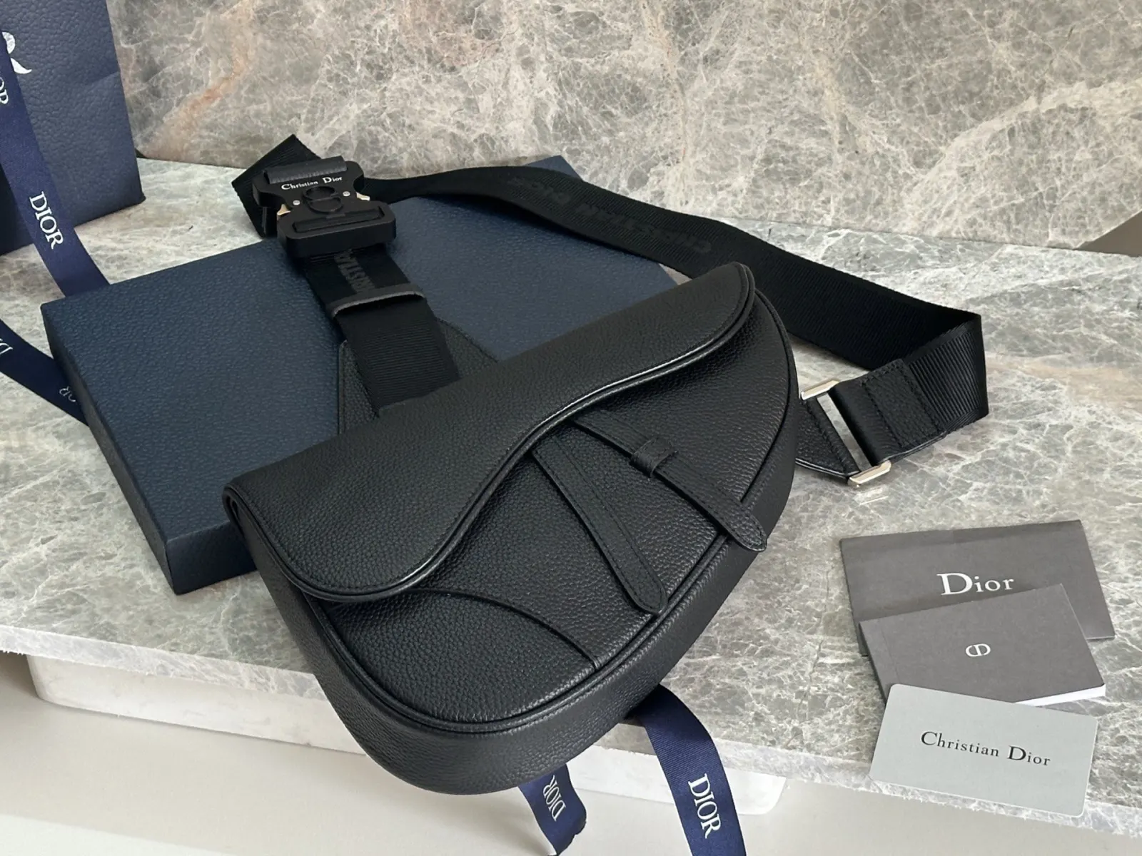 Dior Saddle 黑色馬鞍包 手提斜挎款