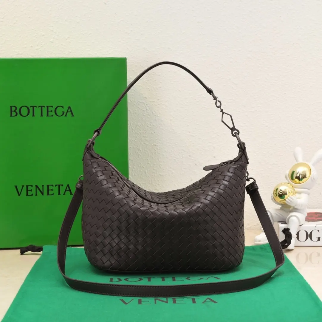 Bottega Veneta 羊皮 斜背包 輕便斜挎款
