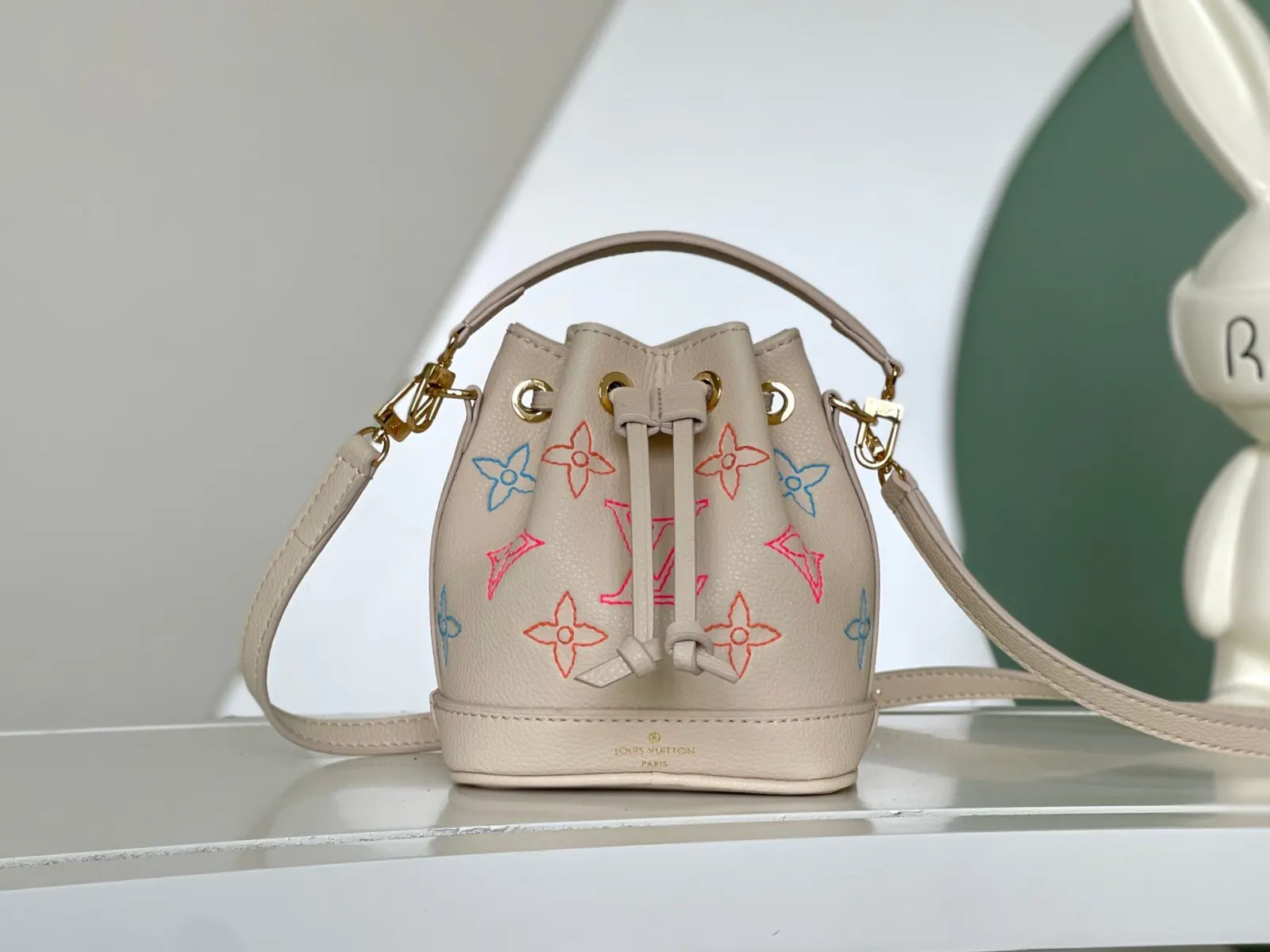 LV Mo斜挎包 轻便斜挎款
