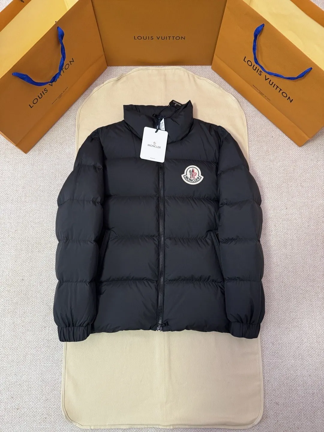 Moncler 黑色 羽绒服 保暖外套款