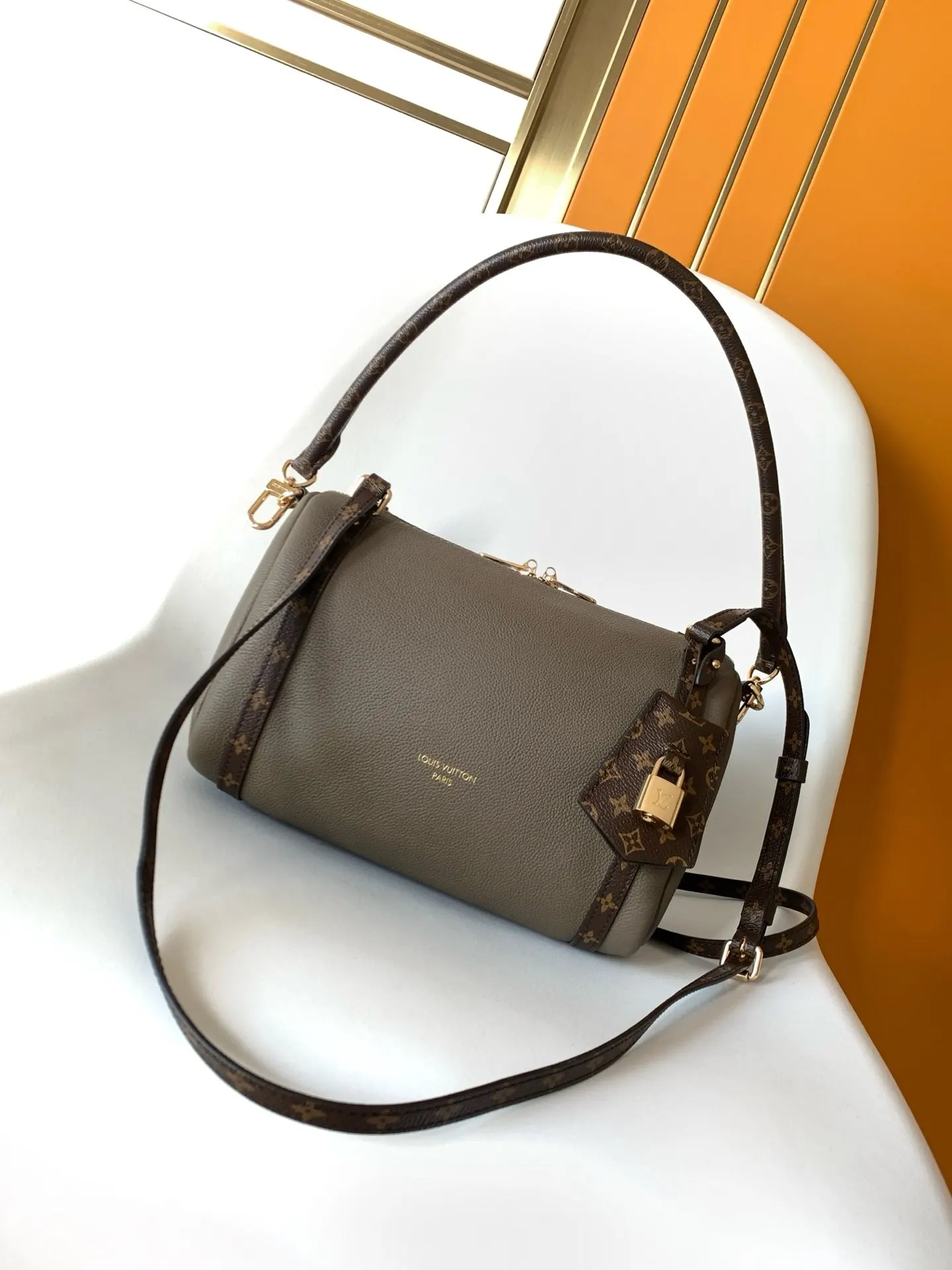 Louis Vuitton Black Gray Fashion Item Travel Leather