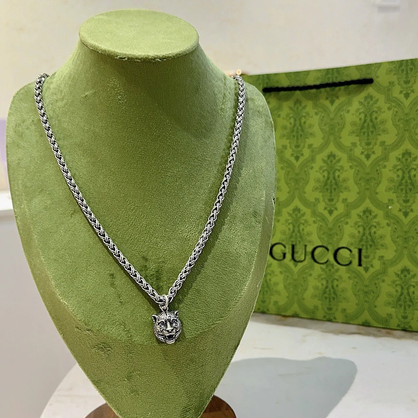 Gucci 鏈條包 單肩斜挎款