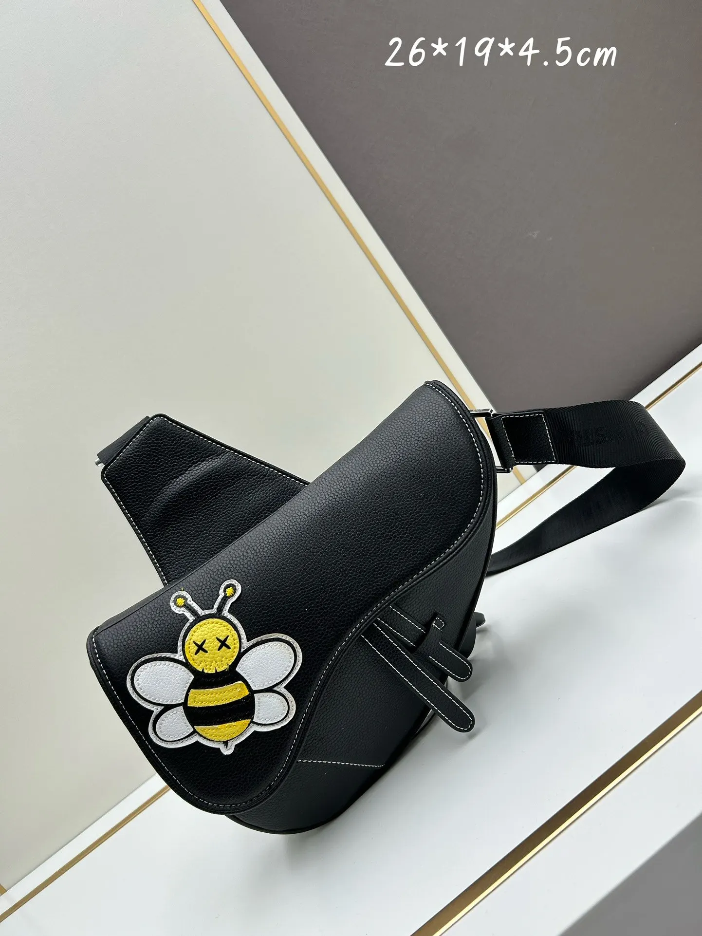 Dior 黑色 牛皮 马鞍包是经典系列的 单品 收纳包 旅行收纳款