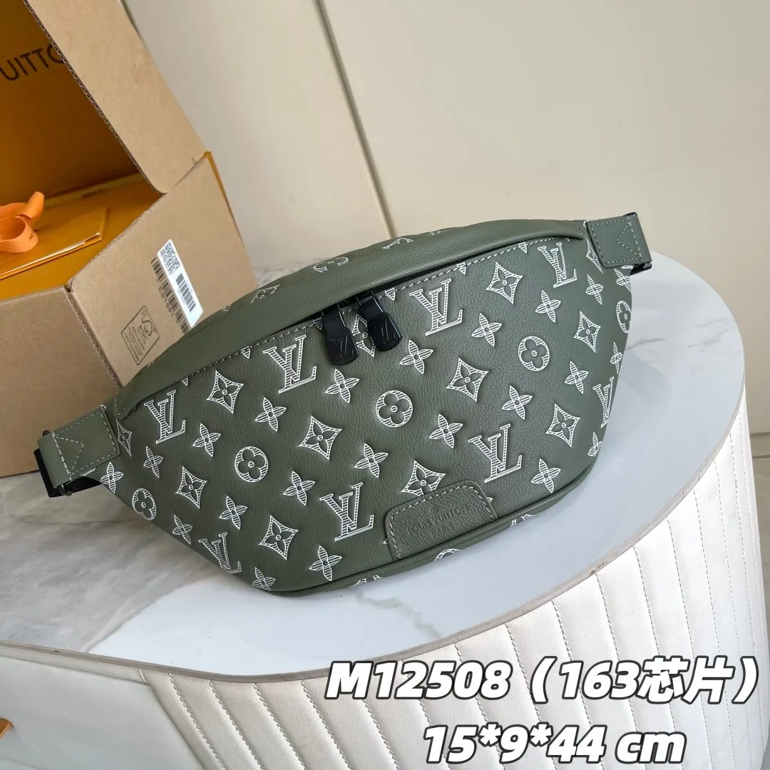 牛皮 可调节包带既可环于腰间 亦可实现肩背和斜挎选择 腰包 休閒腰包款