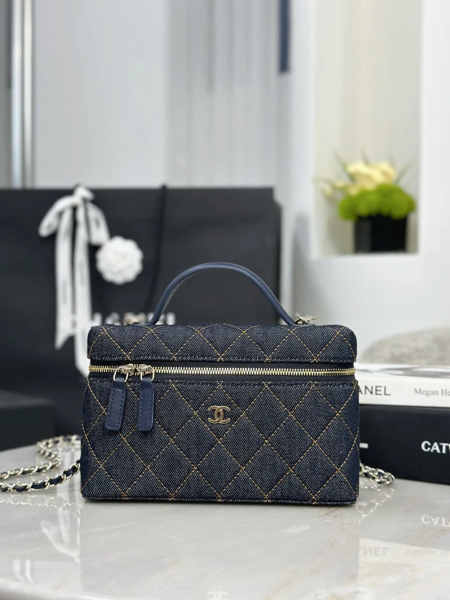 CHANEL 牛仔布19 Bag鏈條包 單肩斜挎