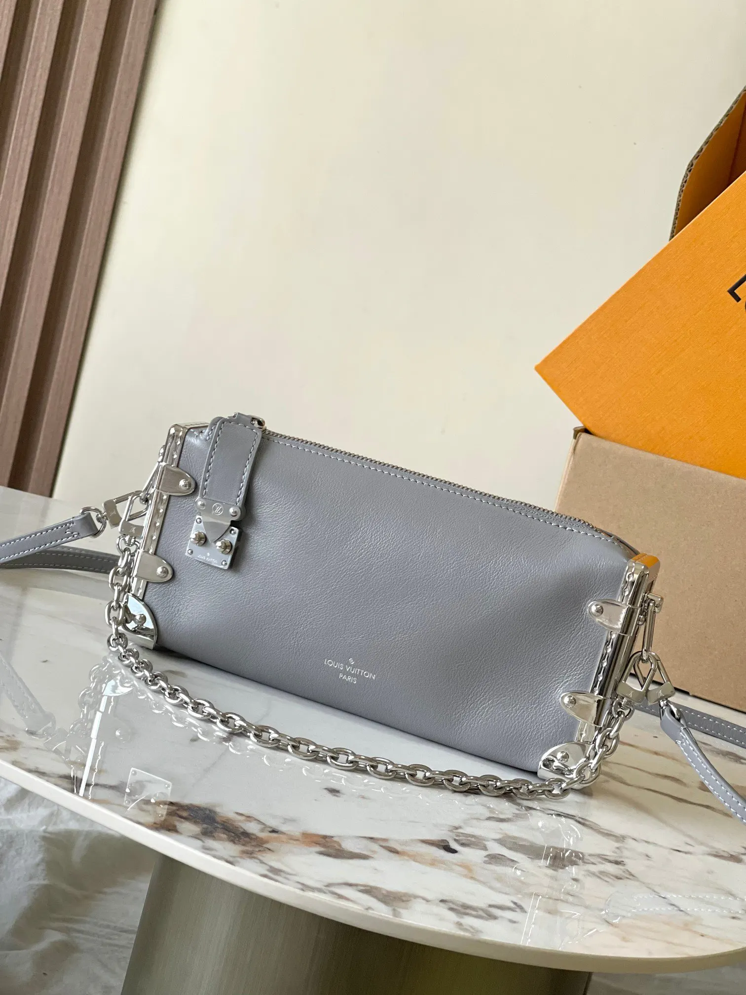 LV Slim Trunk 手袋向传 單肩包 日常單肩背款