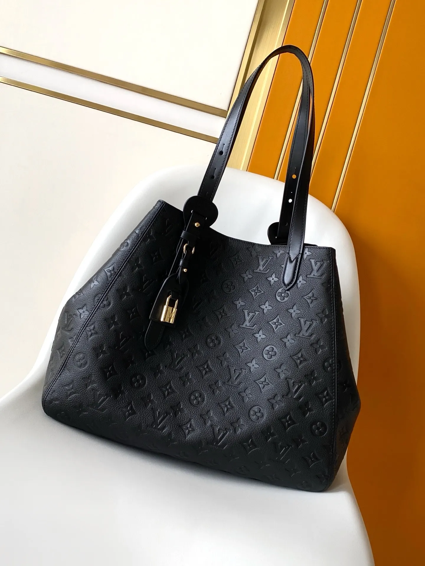 LV Hobo 黑色 紅色 Mo托特包 大容量托特款
