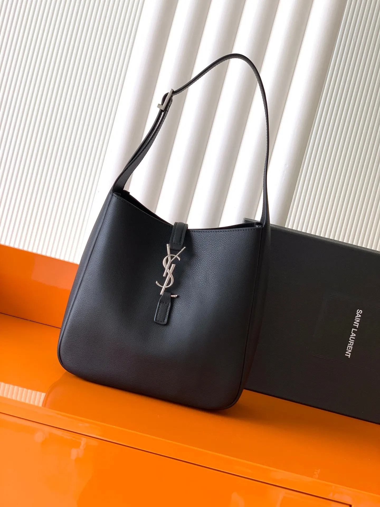 Hobo Shoulder Bag Vintage