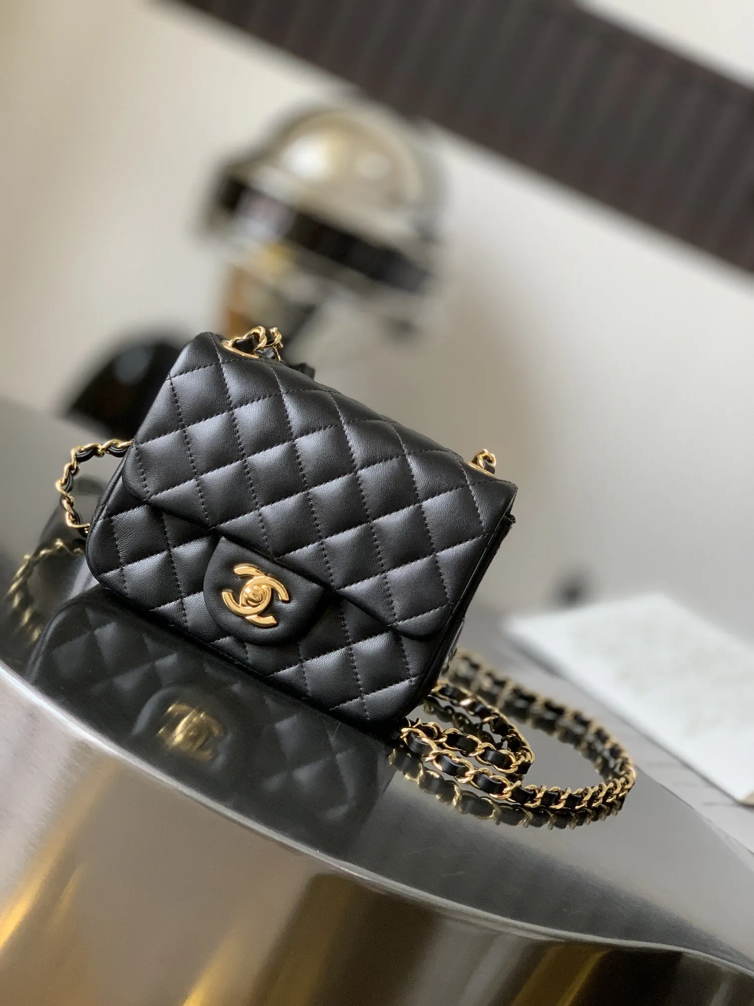 CHANEL 羊皮翻蓋鏈條包 單肩斜挎