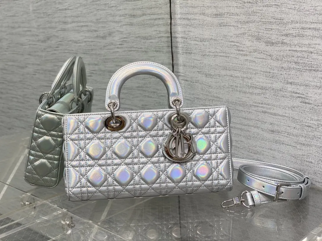 Dior 羊皮 进口 羊皮 内里采用 真羊皮绒横款戴妃包 镭射銀 手提包 通勤手提款