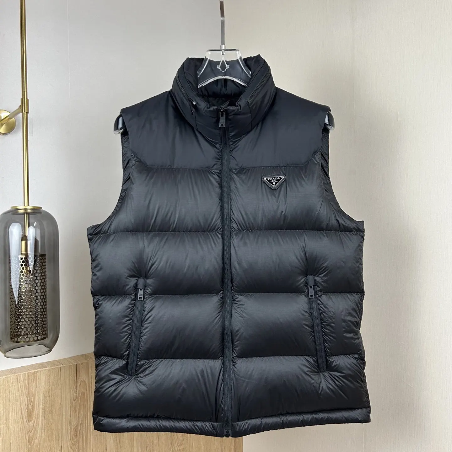 PRADA 三角标 羽绒服 通勤休閒款
