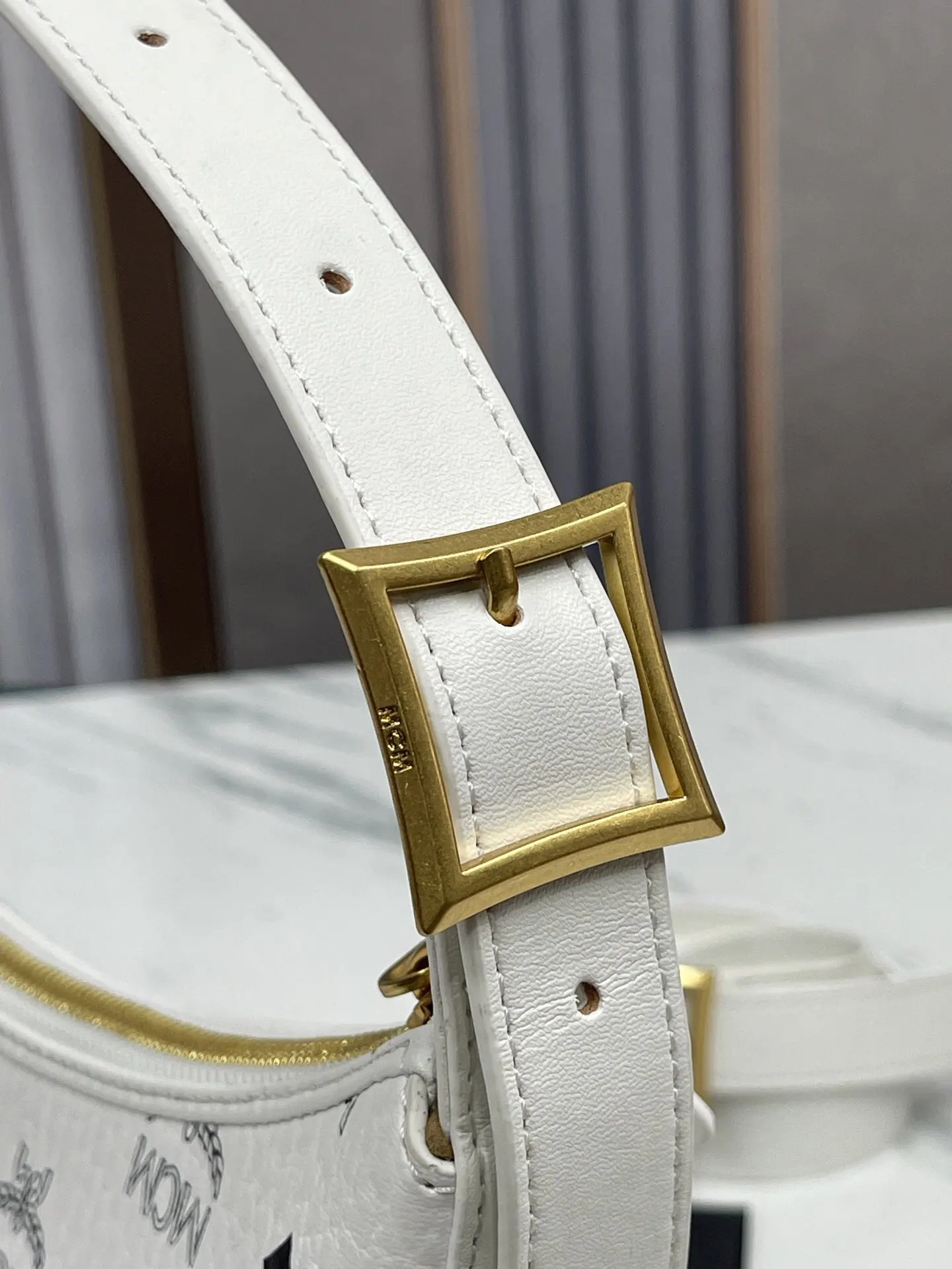 Hobo 皮革 MCM全新升级 环保♻ 早春 MCM AR 腋下包 復古腋下背款