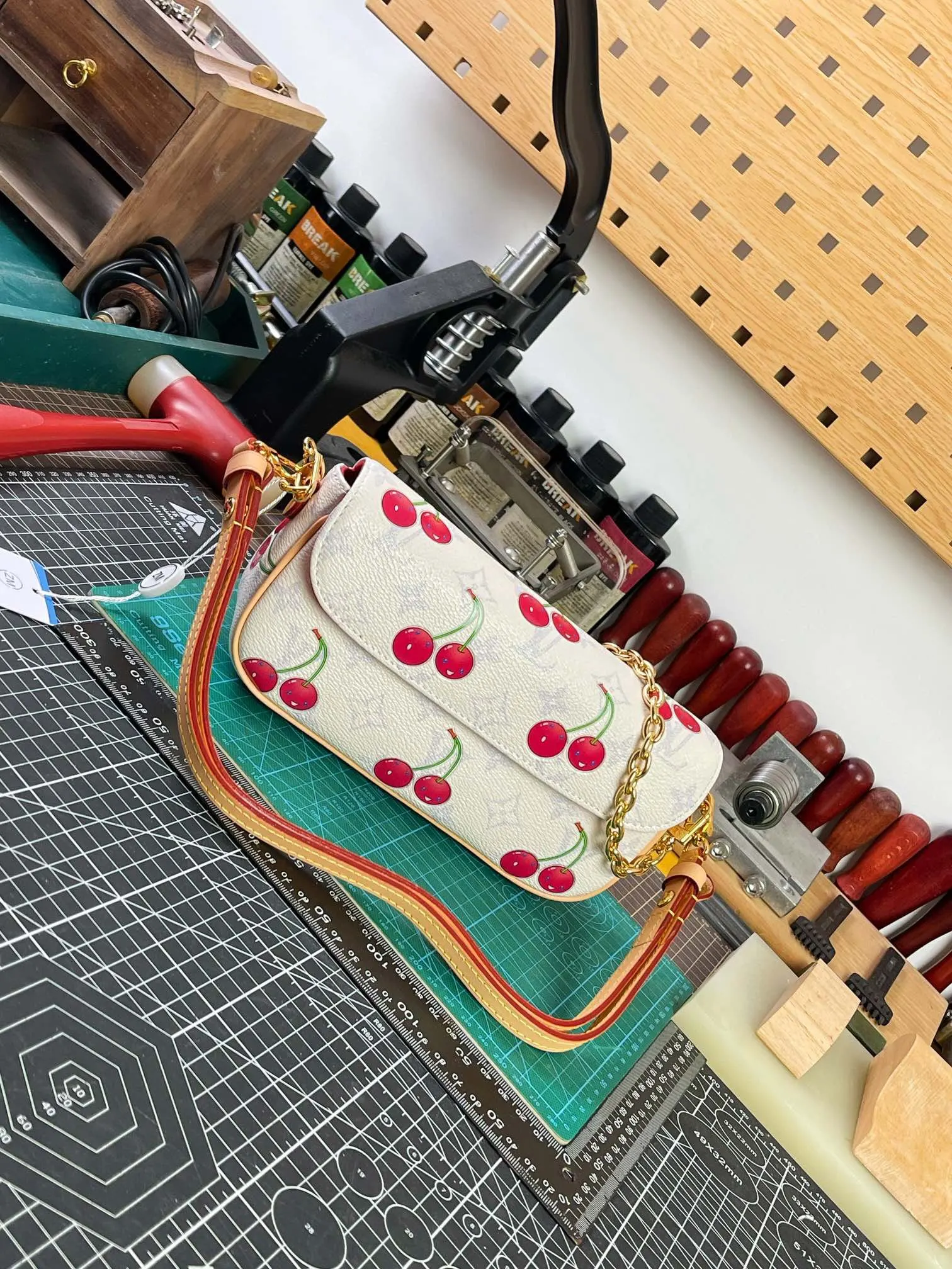 LV 帆布 链条包 精致链条款