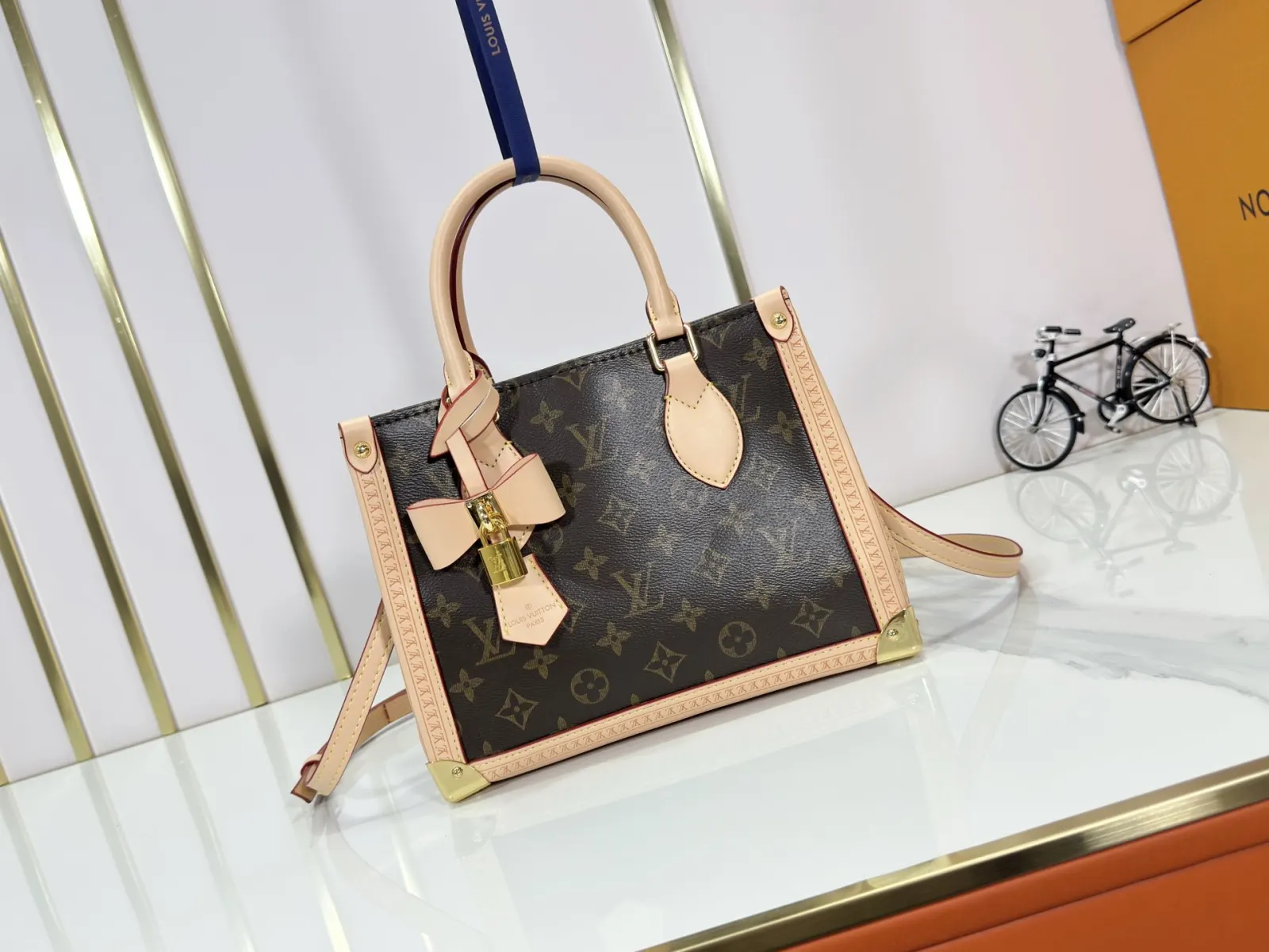 Louis Vuitton Suitcase Travel Lightweight Leather