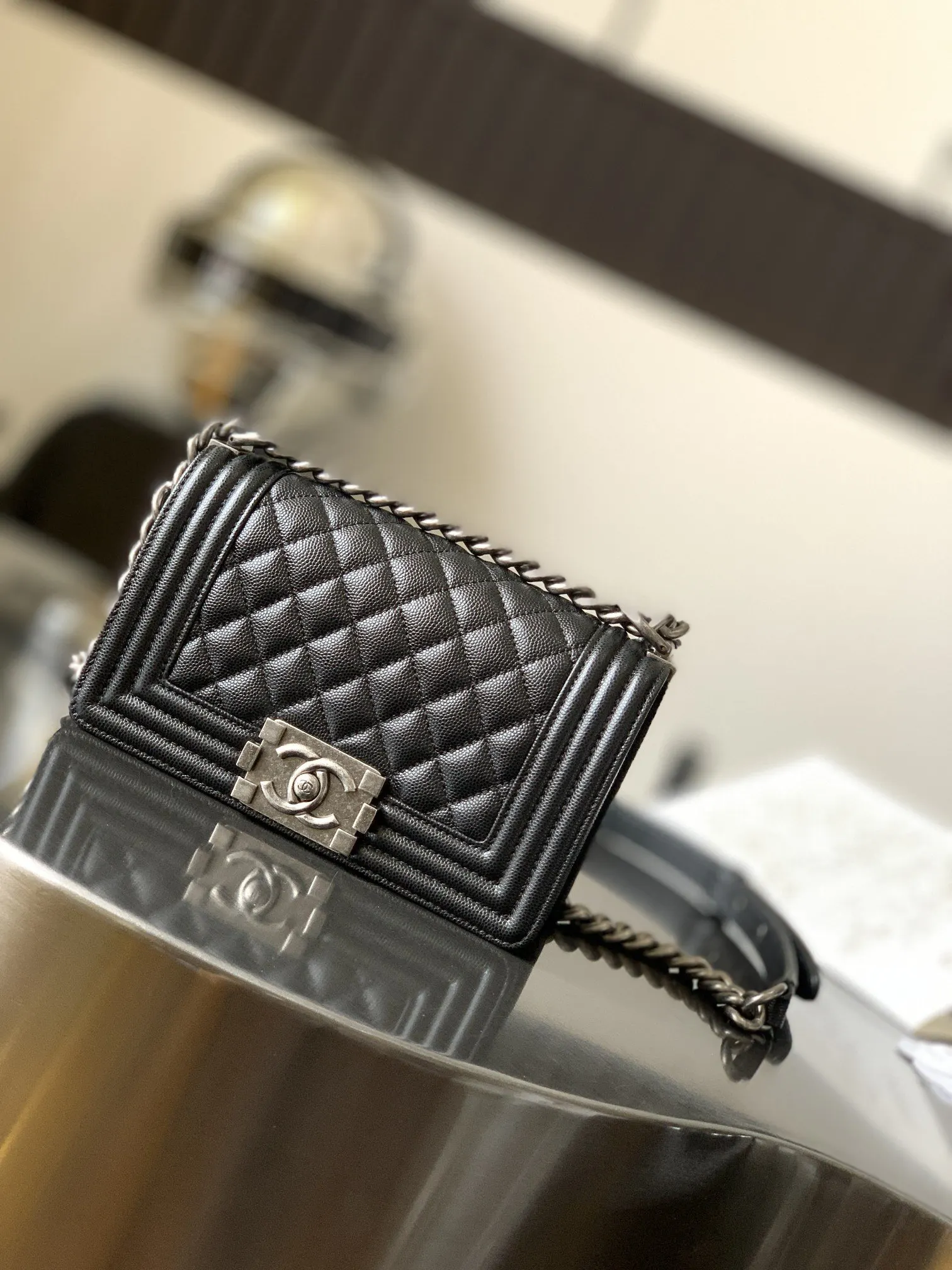 CHANEL 黑色牛皮菱格鏈條包 單肩斜挎款