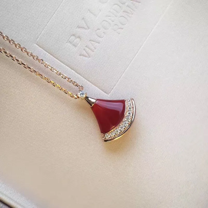 Bvlgari 玫瑰金 项链 精致锁骨链款