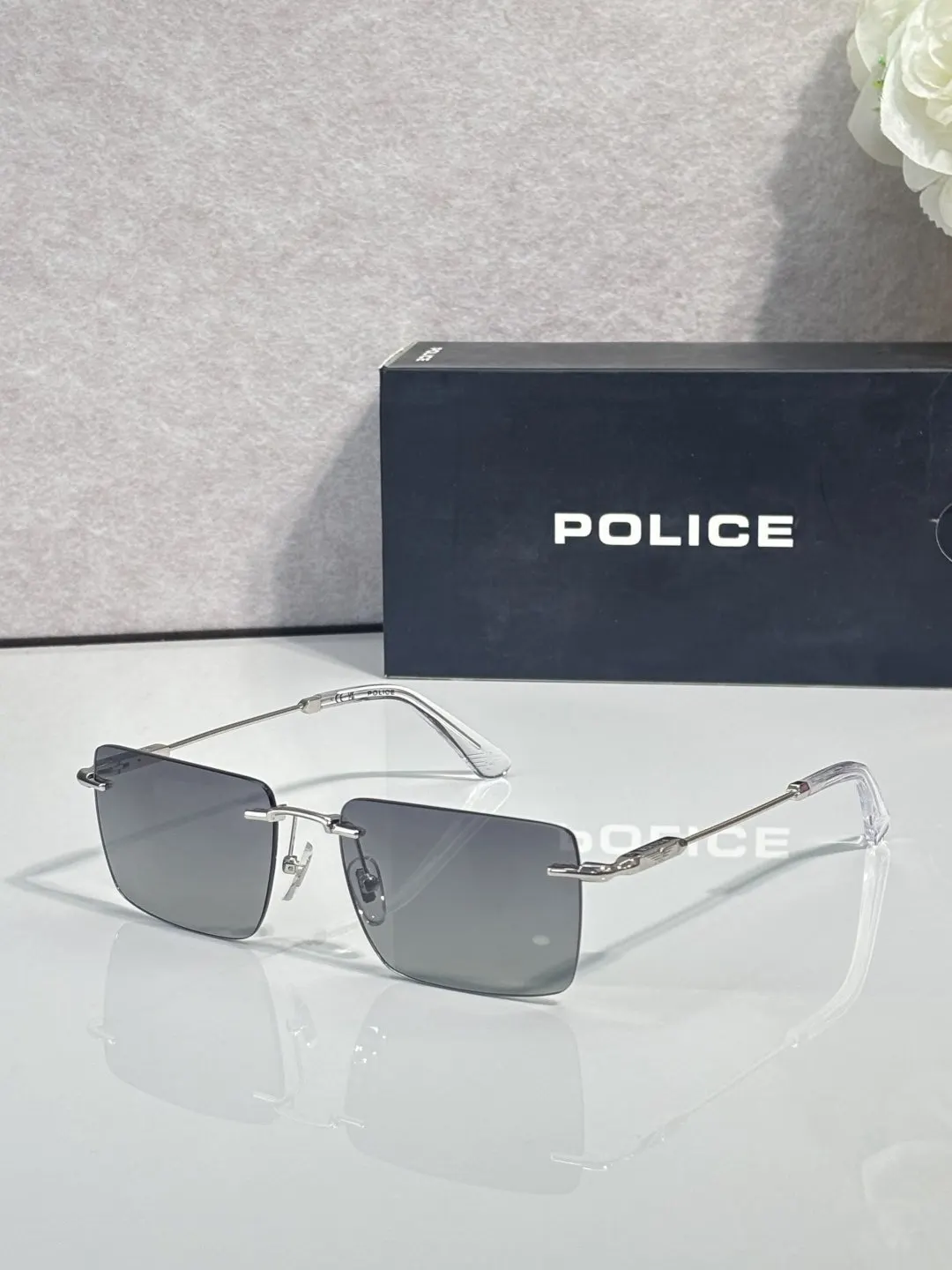 Police 墨镜 時尚防晒款
