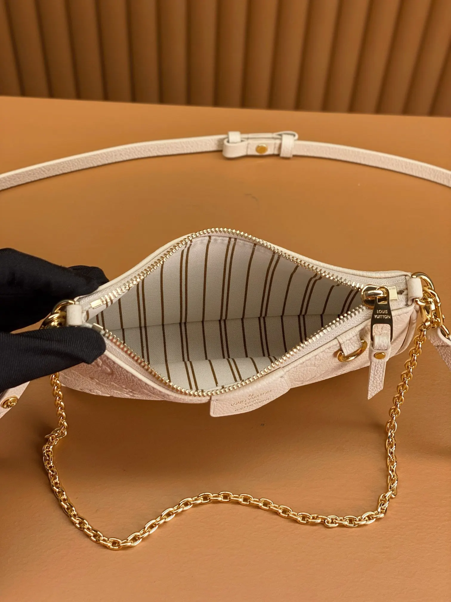 White Shoulder Bag