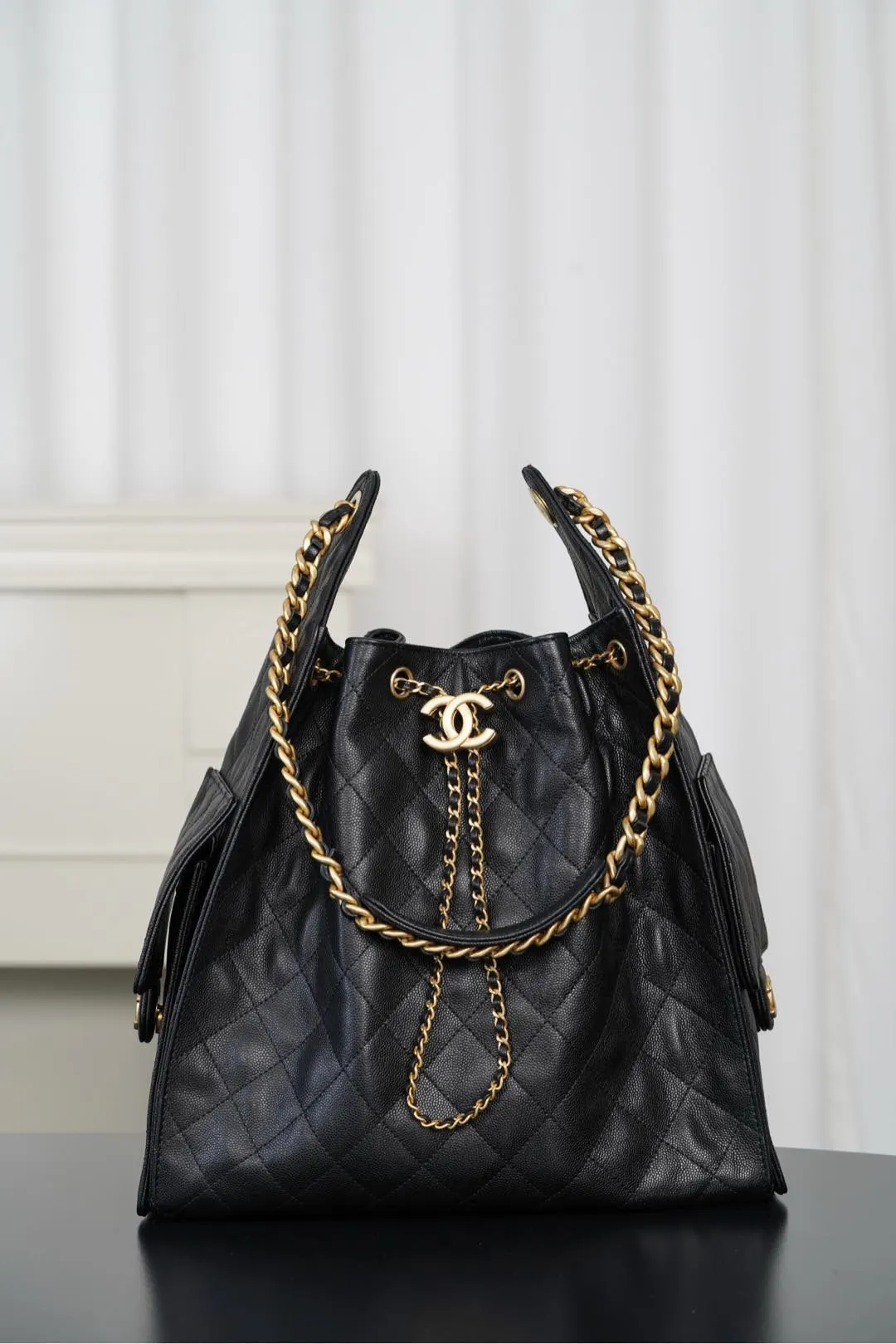 CHANEL 抽绳水桶包 黑金鱼子酱 大 休闲水桶款