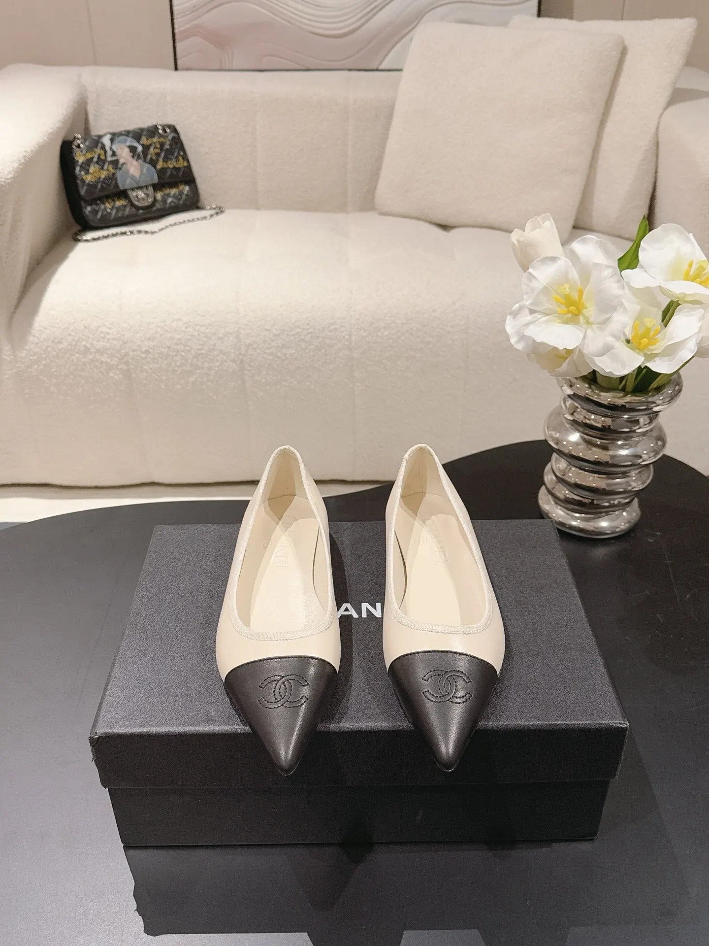 Chanel Fashion Item Commuter
