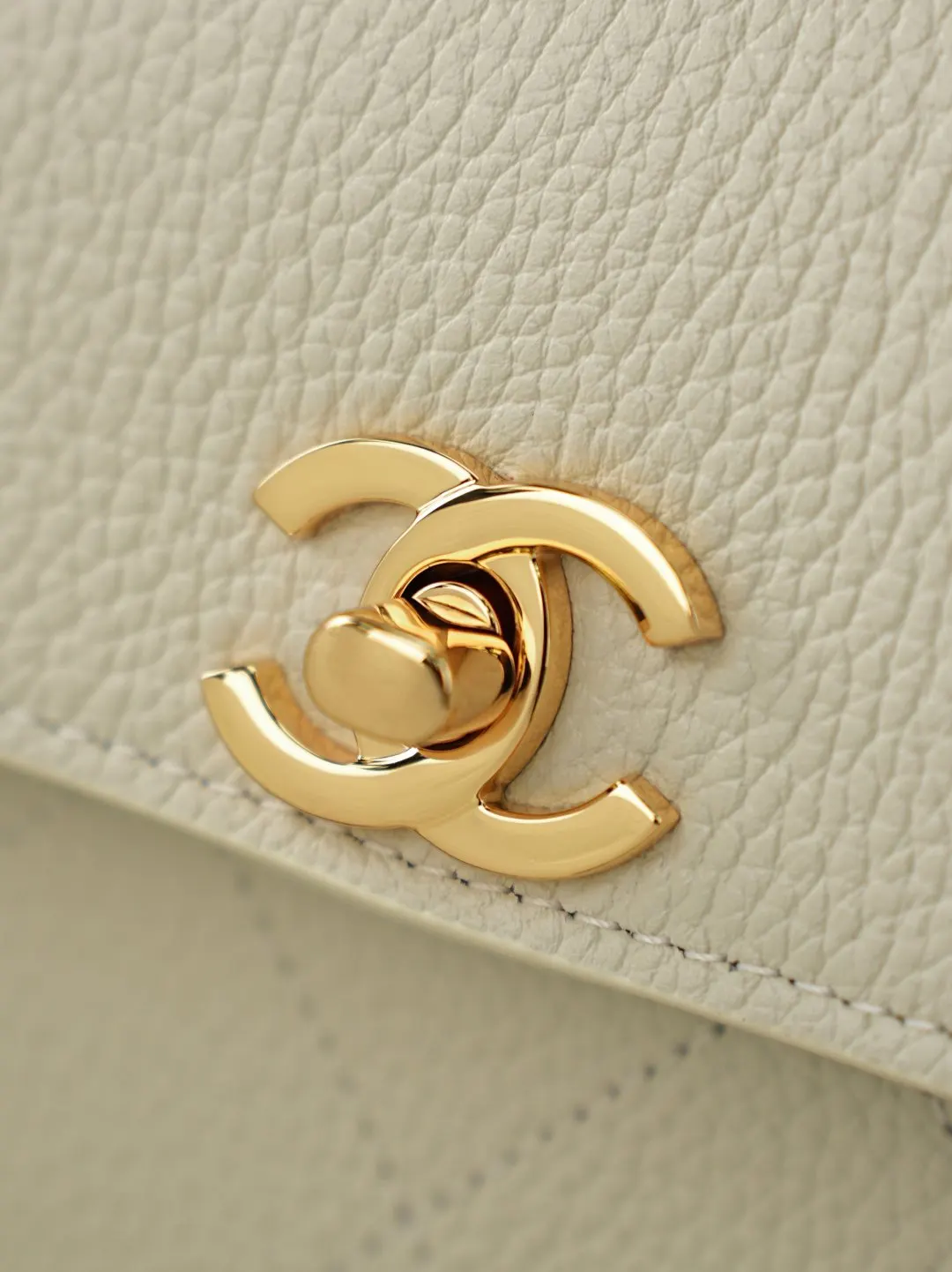 CHANEL 白色 米白 小牛皮 腋下包 復古腋下背款