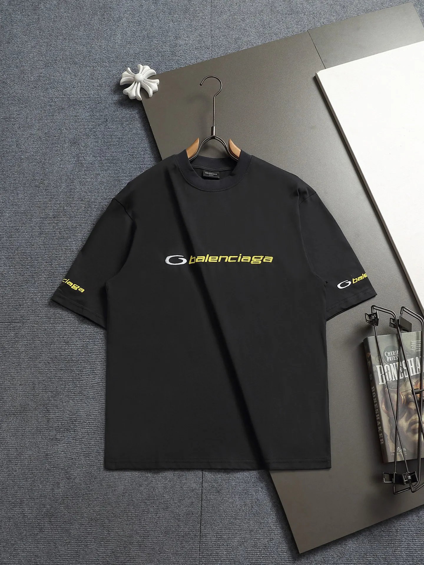 Balenciaga 黑色 Logo 短袖T恤 街頭休閒款