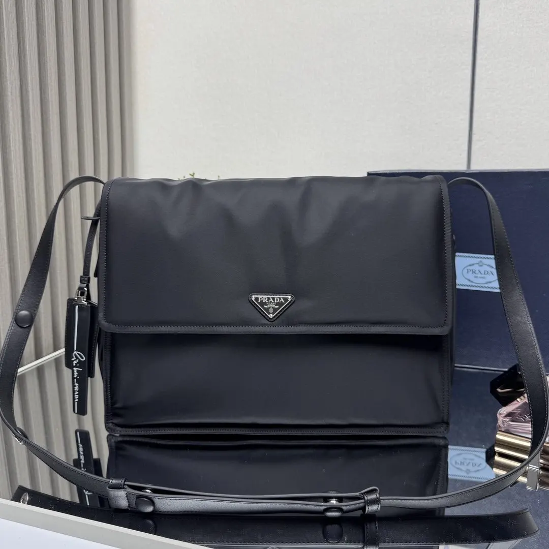PRADA 1BC208 Re-Nylon尼龍 三角标 斜背包 日常通勤款