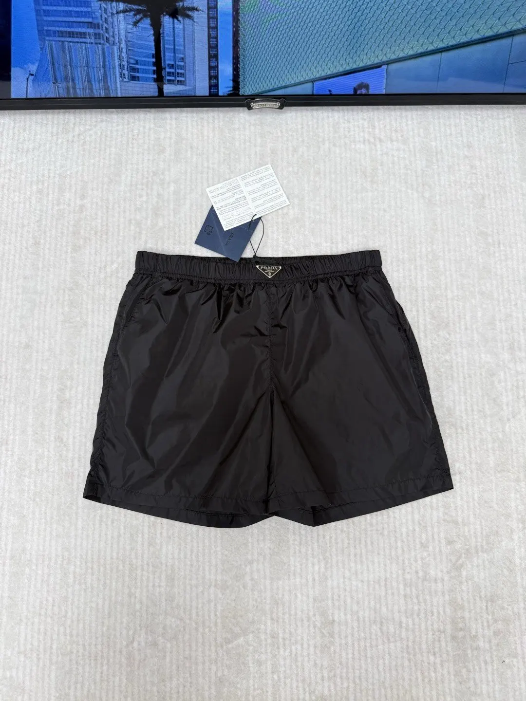 PRADA Re-Nylon尼龍 三角标 短褲 休閒寬鬆款