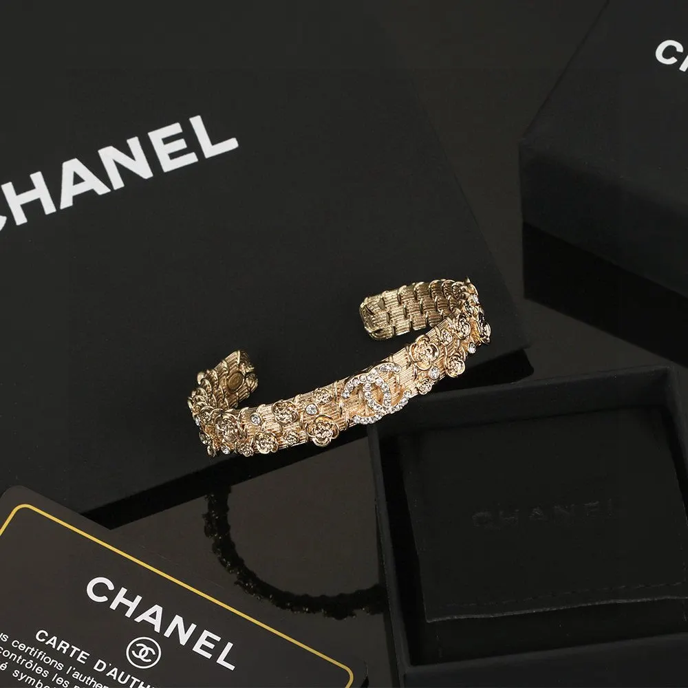 Chanel 手镯 精致腕饰