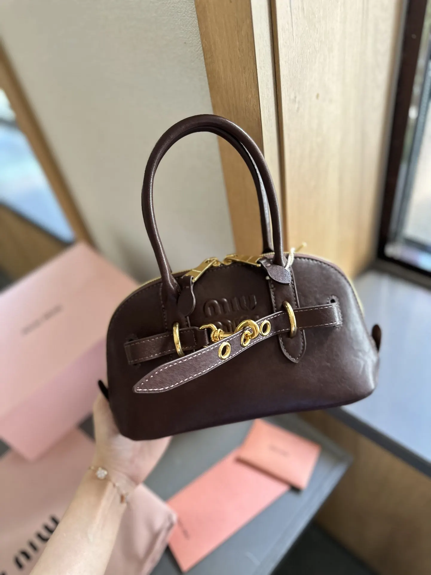 Miu MiuMiu 通勤人必备 包 手提包 通勤手提款